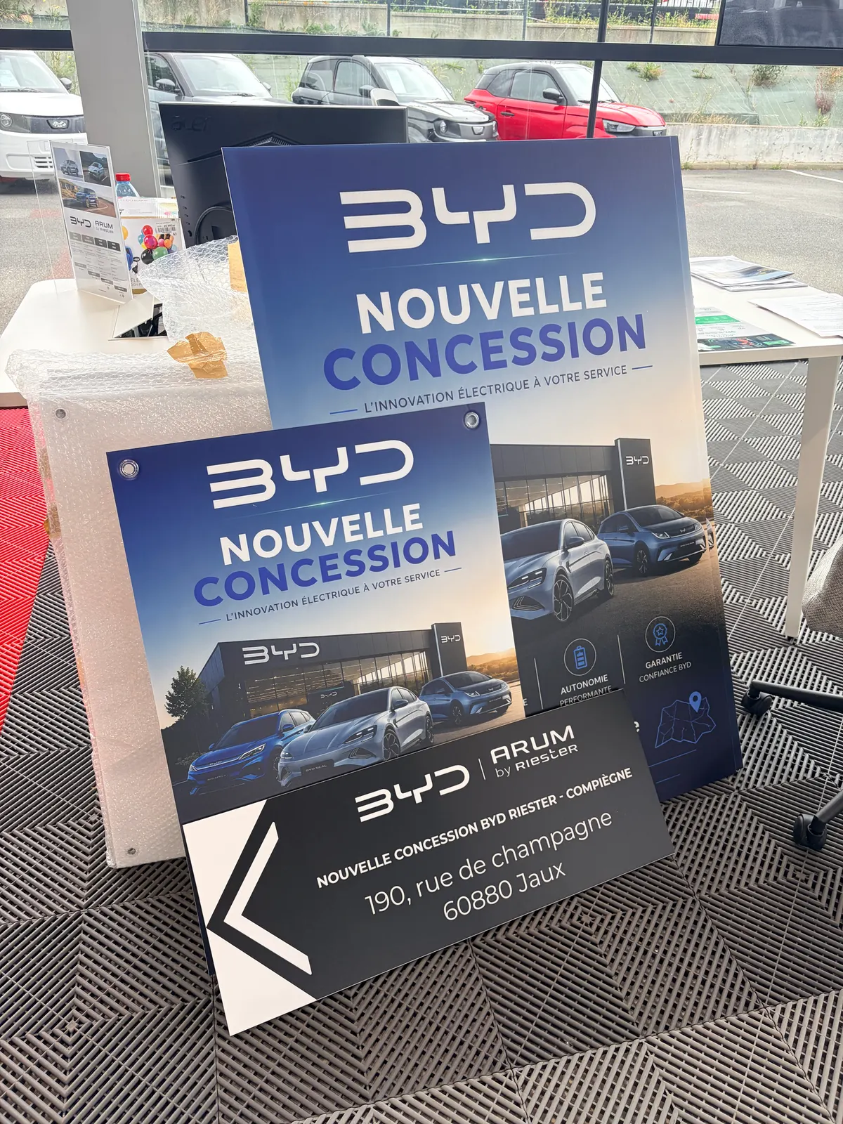 Panneaux de signalétique BYD Nouvelle concession à Jaux