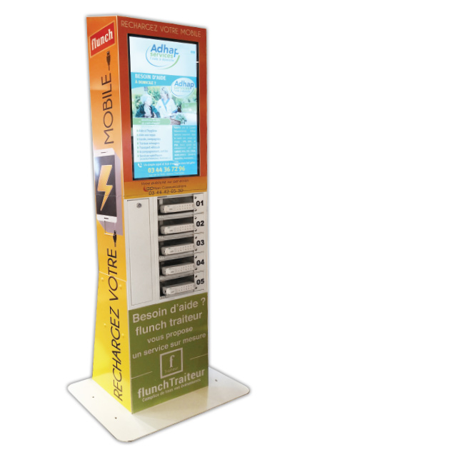 Borne de recharge mobile digitale à Compiègne. Panneau en led